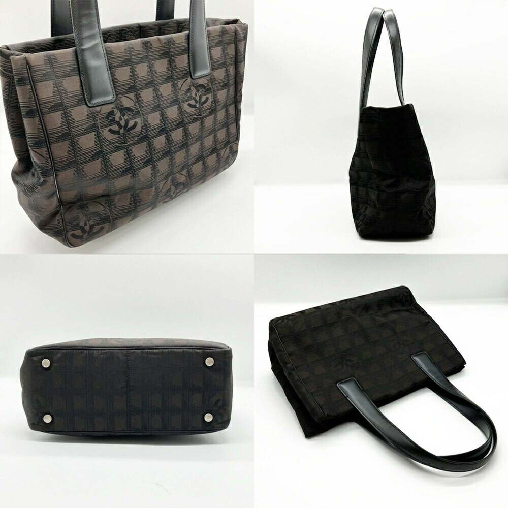 CHANEL Brown Canvas Shoulder Bag - Picture 3 of 6